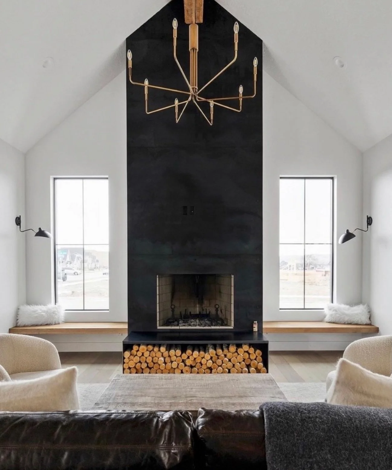 Wouldn&rsquo;t mind cozying up next to this amazing fireplace on this gloomy fall day ☁️🍂
⠀⠀⠀⠀⠀⠀⠀⠀⠀
Do you prefer a &ldquo;WOW!&rdquo; statement fireplace or something more subtle or simple? 🔥
⠀⠀⠀⠀⠀⠀⠀⠀⠀
Check out our stories for more fireplace insp