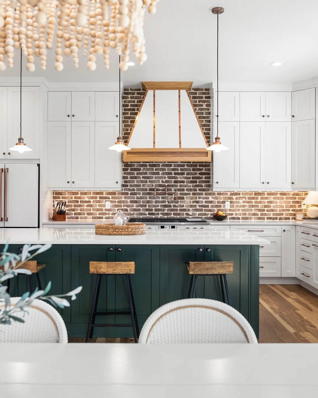 EXCLUSIVE SNEAK PEEK 👀
⠀⠀⠀⠀⠀⠀⠀⠀⠀
So excited for this incredible, waterfront luxury home in Eagle to hit the market! The fall colors are really showing out for this one 🍂
⠀⠀⠀⠀⠀⠀⠀⠀⠀
Such an amazing space inside and out! Make sure you&rsquo;re followi