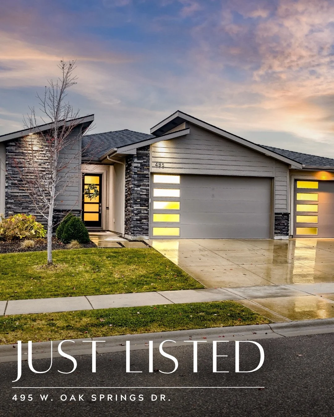 JUST LISTED ✨
⠀⠀⠀⠀⠀⠀⠀⠀⠀
OPEN SUNDAY, 1-3 PM
495 W Oak Springs Dr
⠀⠀⠀⠀⠀⠀⠀⠀⠀
Experience comfort and style in this gorgeous like-new, single level Oakwood Estates home! The well-designed floorplan is perfect for both everyday living and entertaining fam