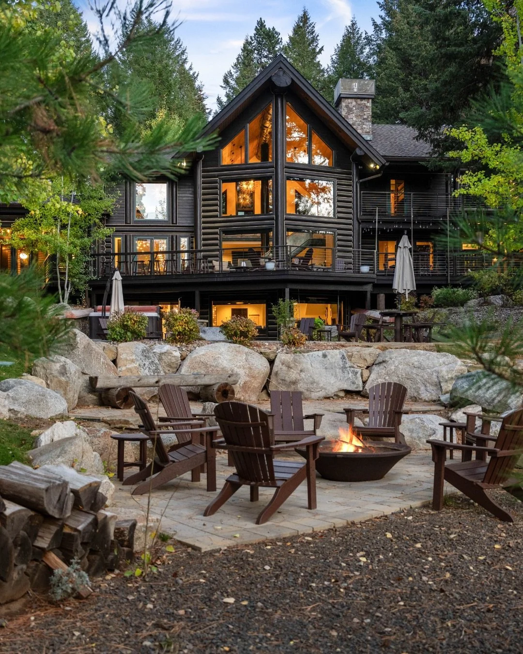 FEATURED LUXURY LISTING 💎
⠀⠀⠀⠀⠀⠀⠀⠀⠀
Can you believe this incredible cabin, featured in Architectural Digest, is right here in our very own McCall, ID?! It absolutely takes Idaho Luxury Living to the next level!
⠀⠀⠀⠀⠀⠀⠀⠀⠀
🔗 Comment &lsquo;Blackhawk&