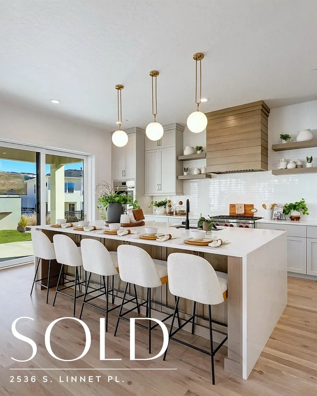 SIGNIFICANT SALE ✨
⠀⠀⠀⠀⠀⠀⠀⠀⠀
2536 S Linnet Pl, Boise
SOLD $1,800,000
​​​​​​​​
So thrilled for our luxury buyers! We secured them this gorgeous home nestled in the desirable Harris North neighborhood. Every detail of this home has been meticulously se