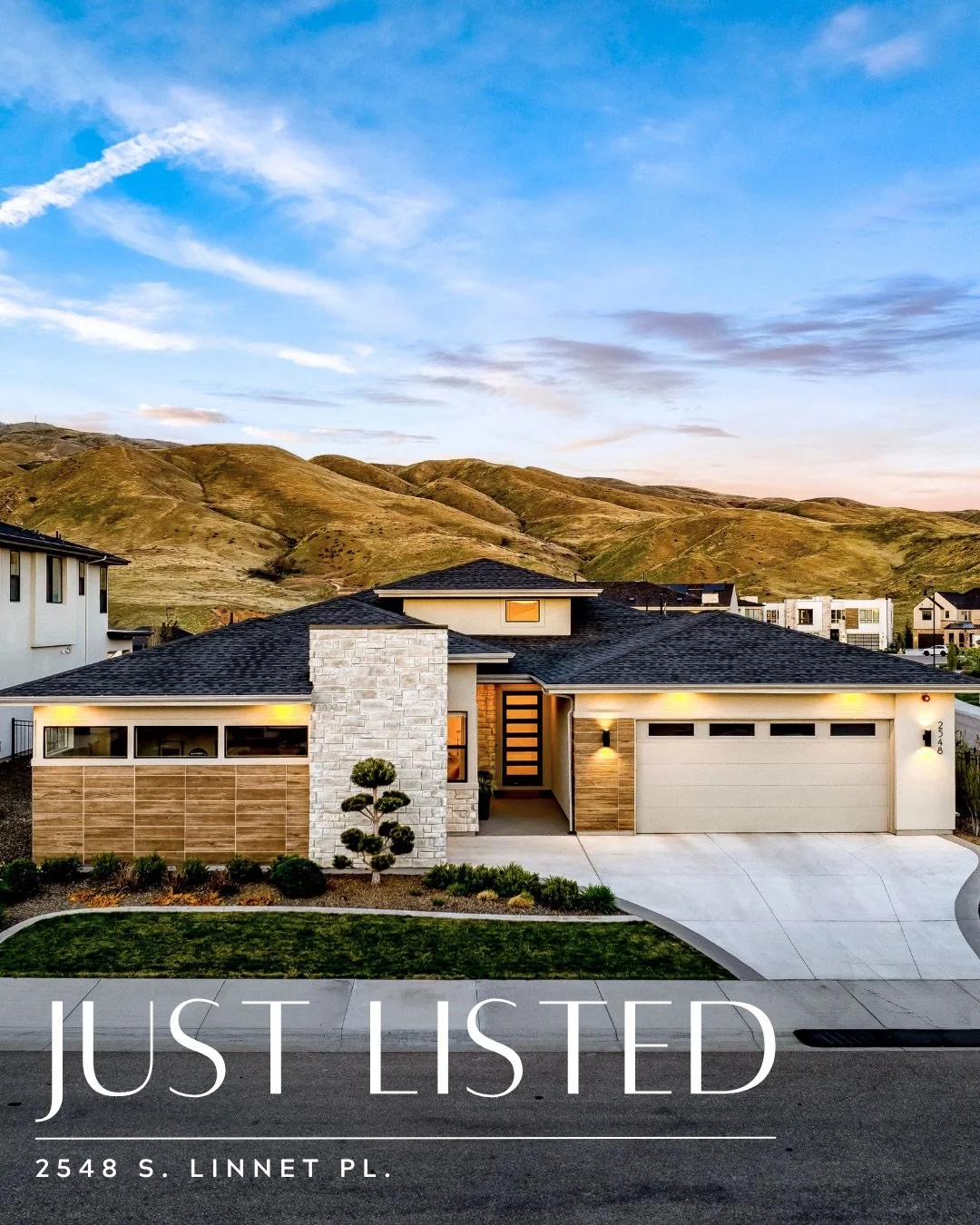 You do NOT want to miss this one! 🤩
⠀⠀⠀⠀⠀⠀⠀⠀⠀
Incredible opportunity to own a stunning property in one of East Boise&rsquo;s most desirable neighborhood, Harris North.
⠀⠀⠀⠀⠀⠀⠀⠀⠀
This better-than-new luxury single-level home showcases designer upgrad
