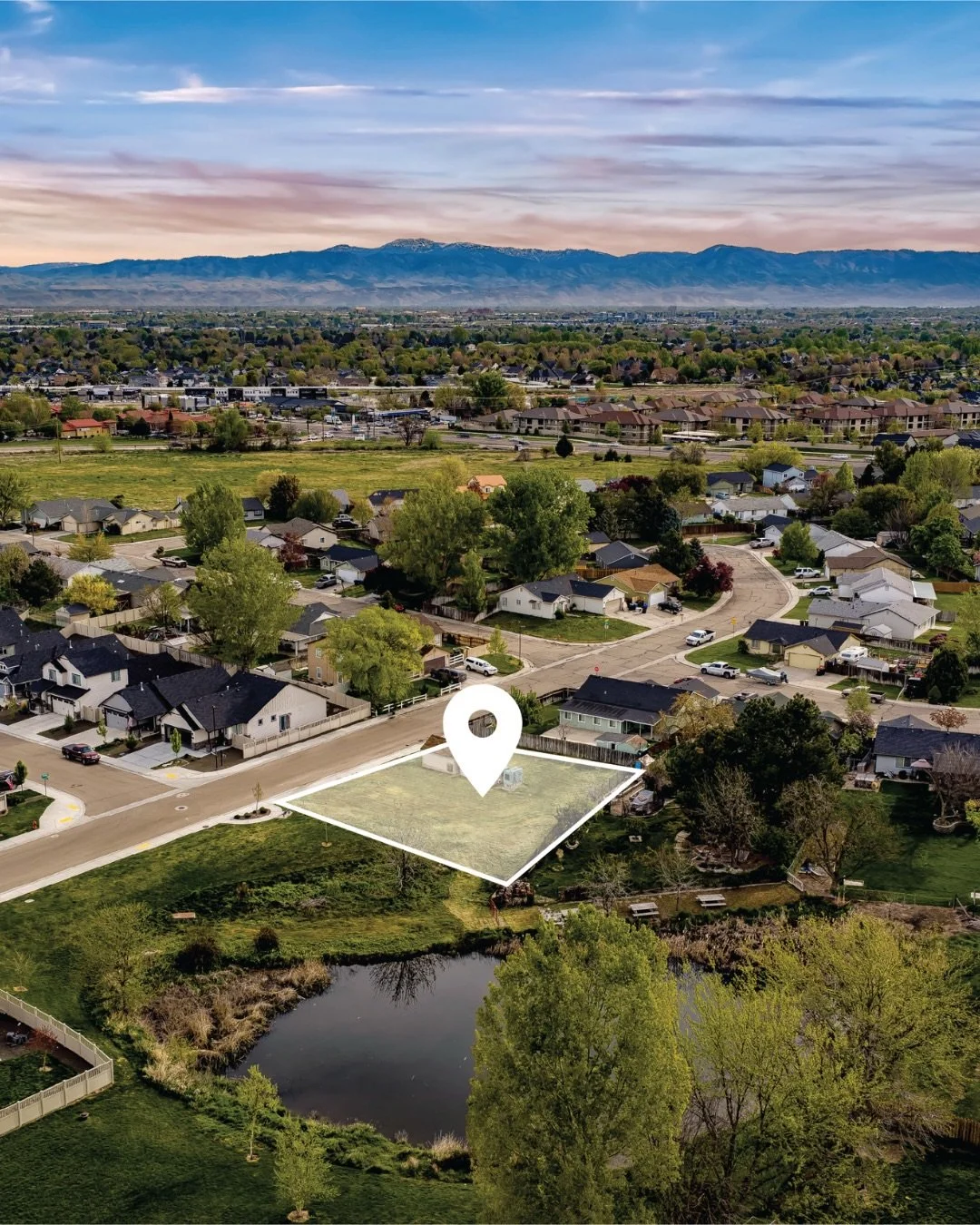 JUST LISTED ✨
⠀⠀⠀⠀⠀⠀⠀⠀⠀
You don&rsquo;t see lots like this in Meridian very often. It&rsquo;s .22 acres, no HOA, and basically a blank slate for whatever you&rsquo;re dreaming up.
⠀⠀⠀⠀⠀⠀⠀⠀⠀
I love the flexibility on this one&mdash;it&rsquo;s zoned R-