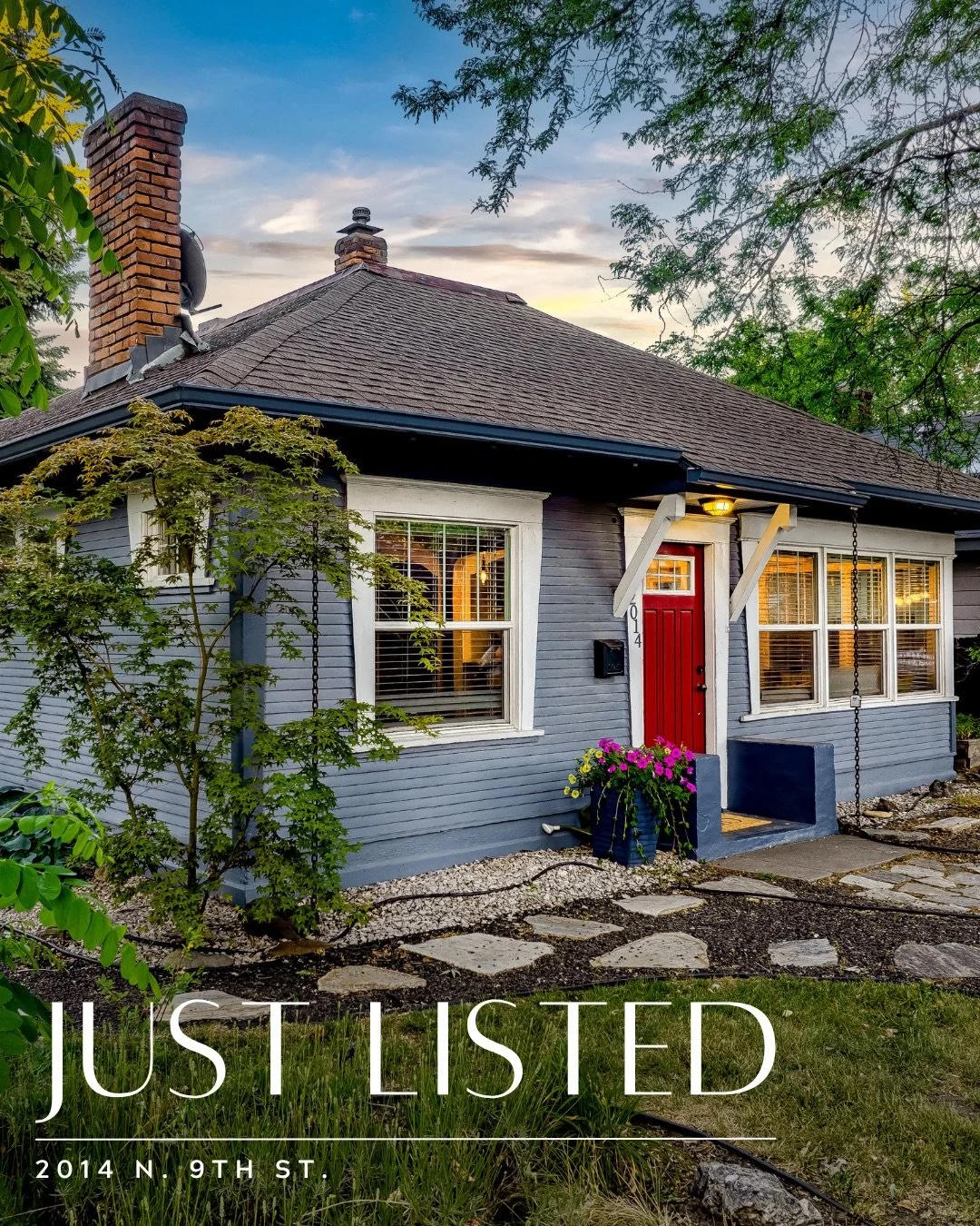 JUST LISTED ✨
⠀⠀⠀⠀⠀⠀⠀⠀⠀
Fall in love with the ultimate North End lifestyle! Built in 1908, this classic single-level home perfectly blends timeless historic charm with modern comfort.
⠀⠀⠀⠀⠀⠀⠀⠀⠀
OPEN HOUSE 🏡
Sunday 6/14, 1-3 PM
⠀⠀⠀⠀⠀⠀⠀⠀⠀
Why you&rsqu