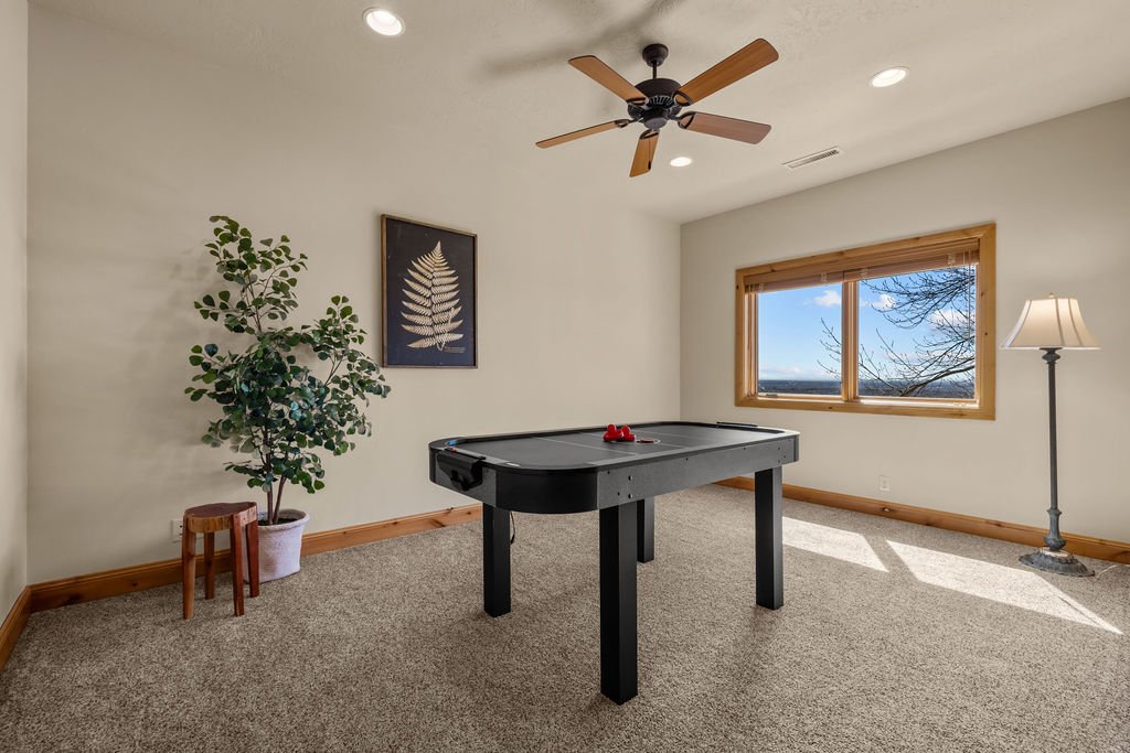 3889NHollDr-56.jpg