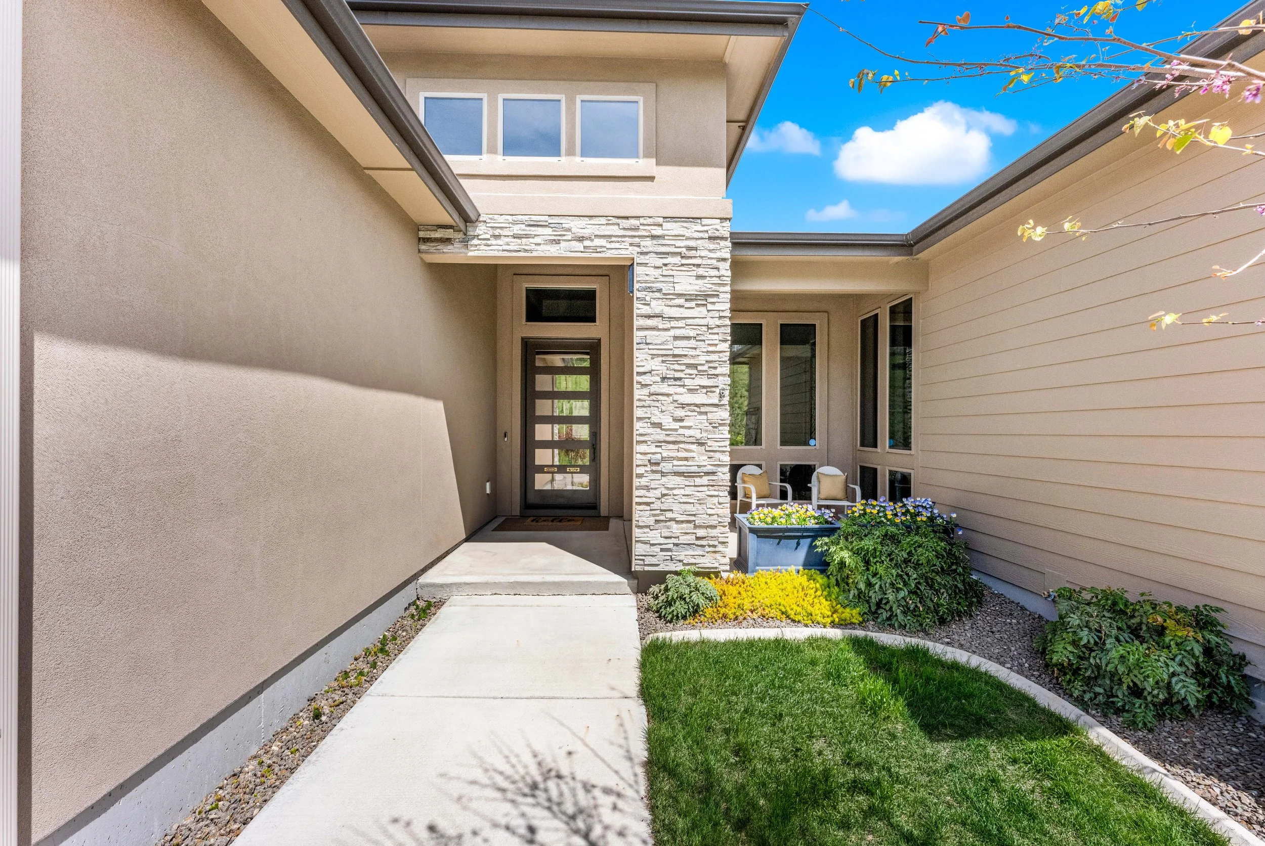 6108 E Barber Dr-1.jpg