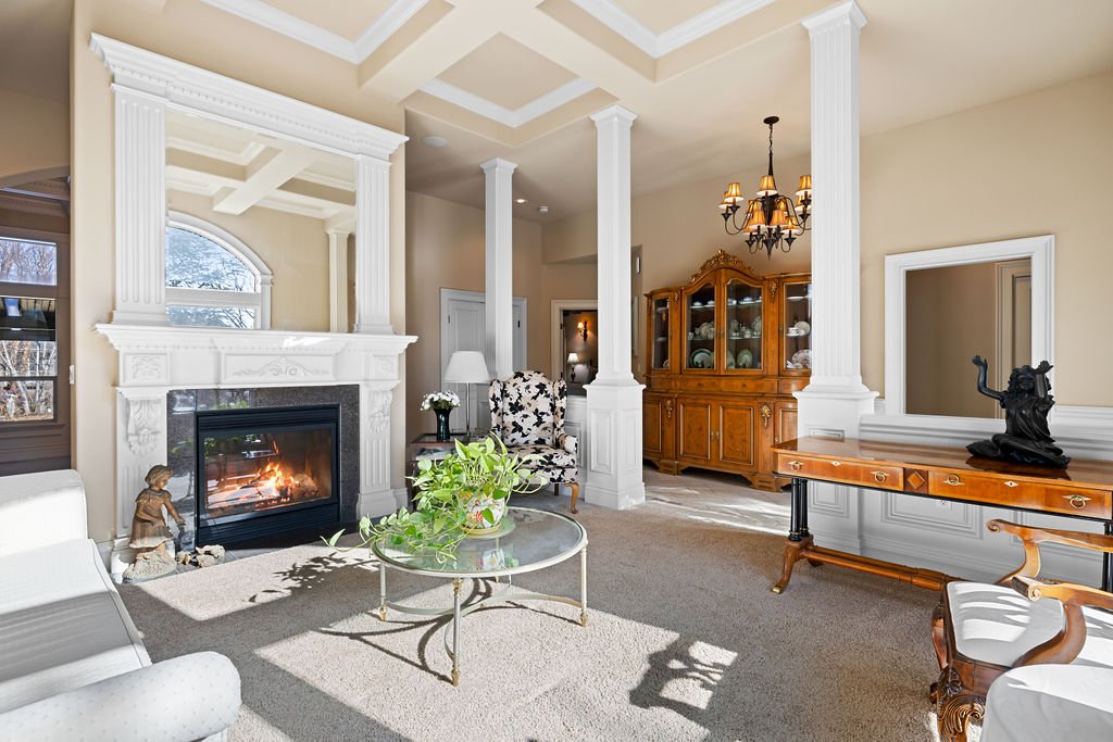 636WColchesterDr-16.jpg