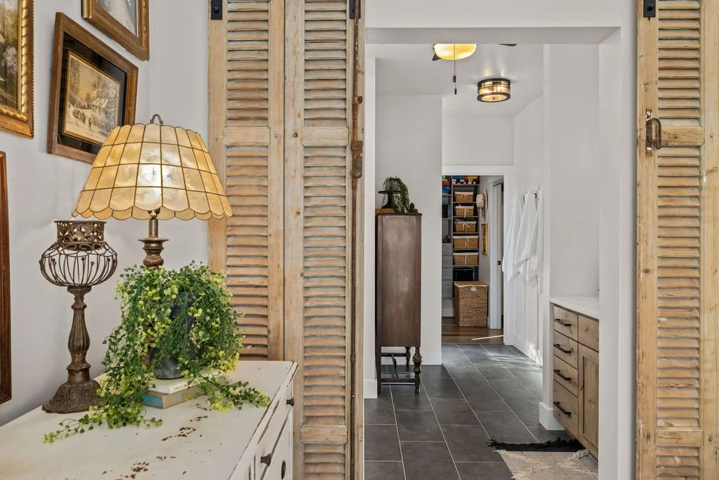 7858RiverFrontDr-60.jpg
