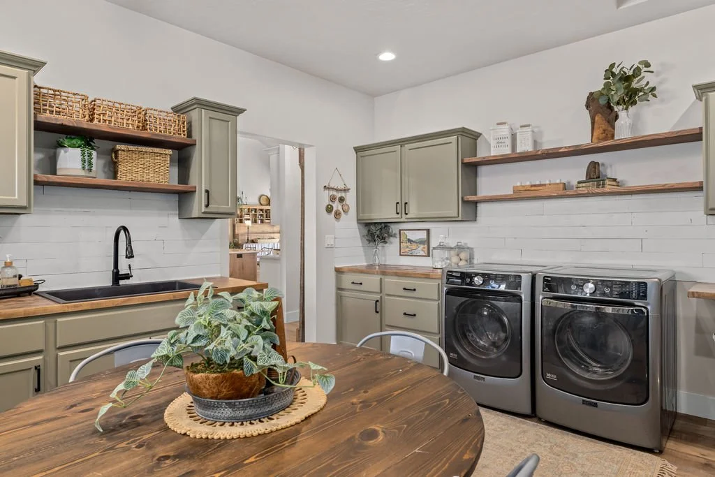 7858RiverFrontDr-72.jpg
