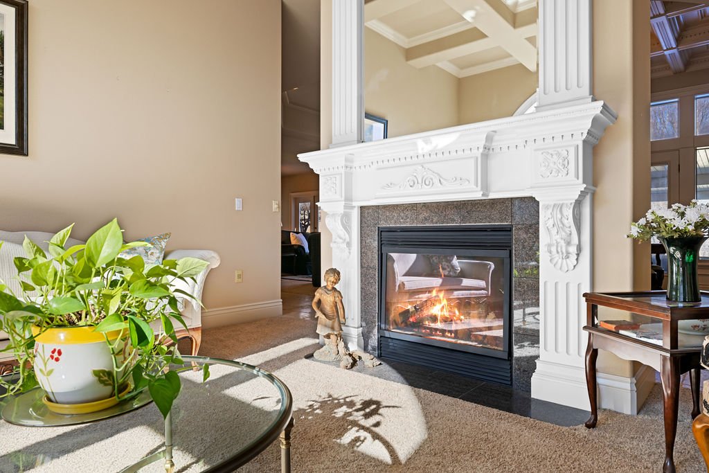 636WColchesterDr-18.jpg