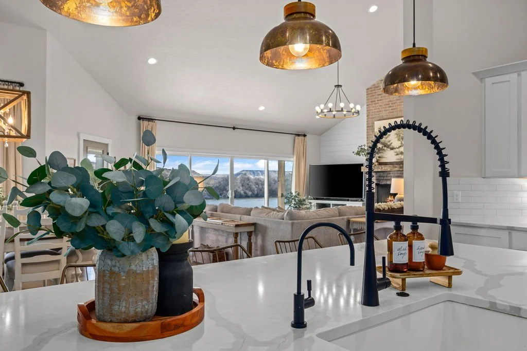 7858RiverFrontDr-37.jpg