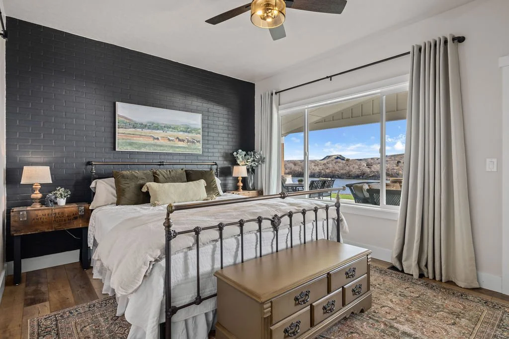 7858RiverFrontDr-77.jpg