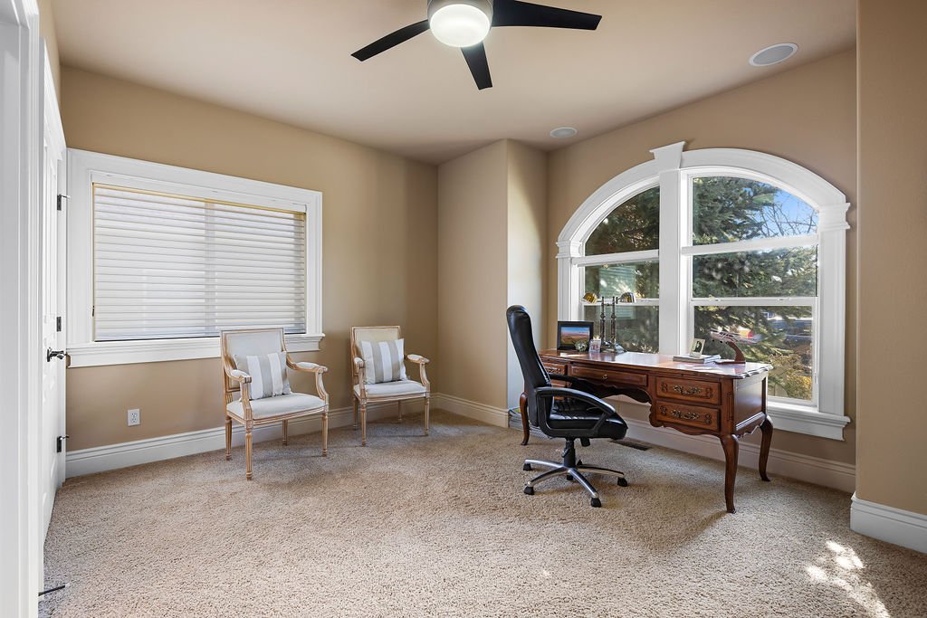636WColchesterDr-68.jpg