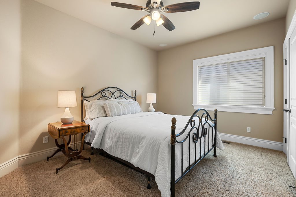 636WColchesterDr-63.jpg