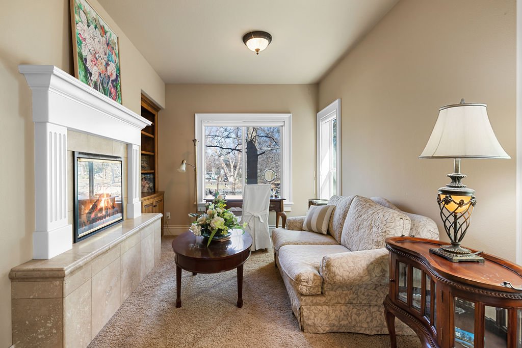 636WColchesterDr-52.jpg