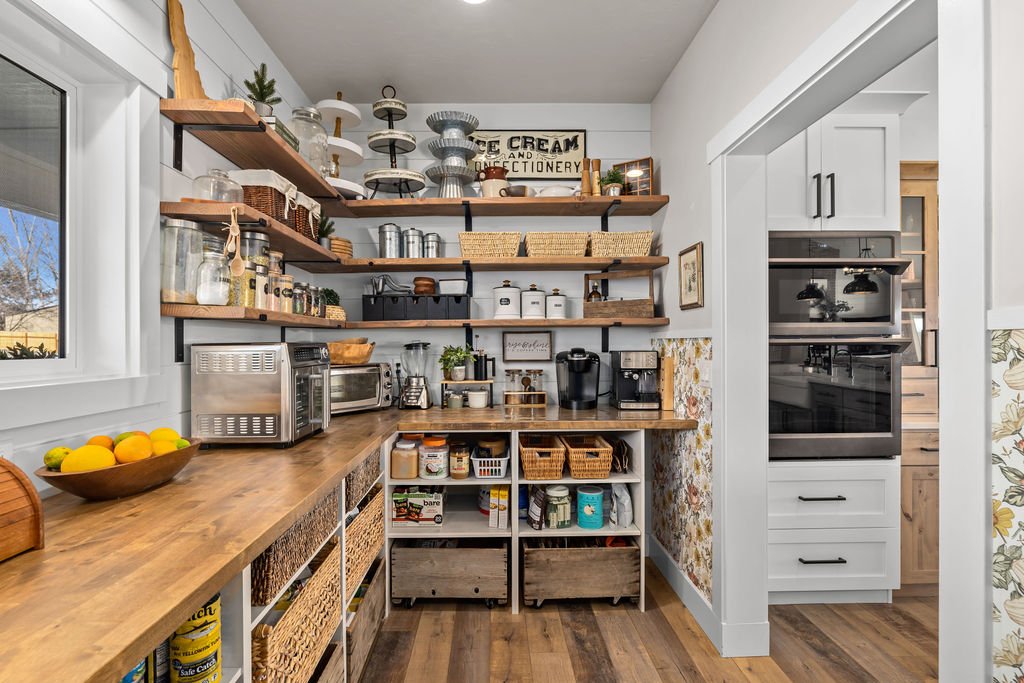 7858RiverFrontDr-49.jpg