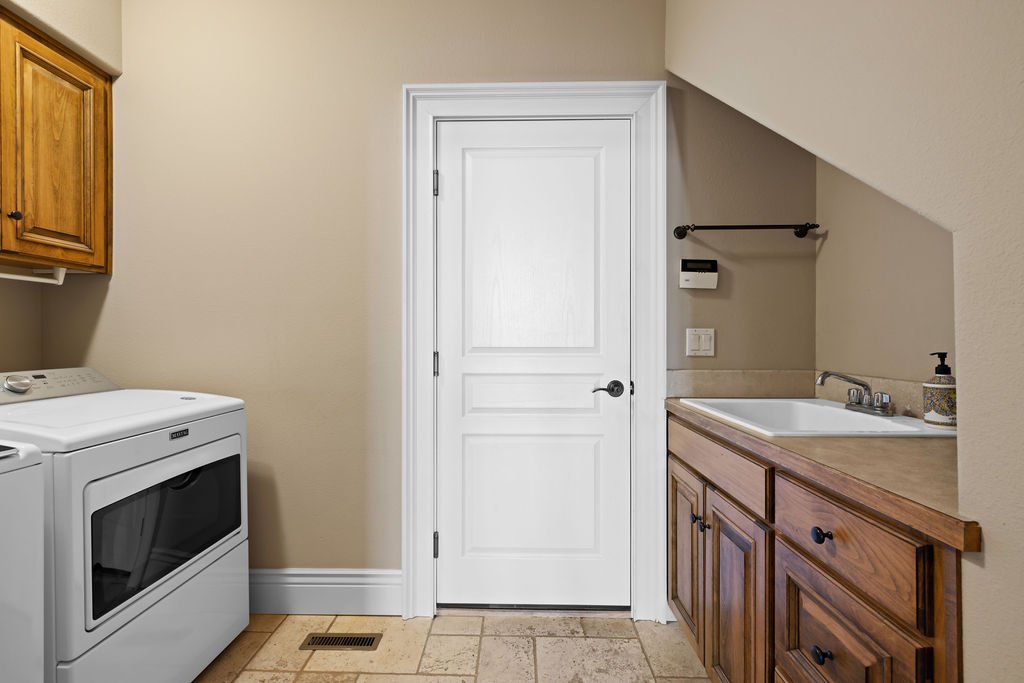 636WColchesterDr-73.jpg