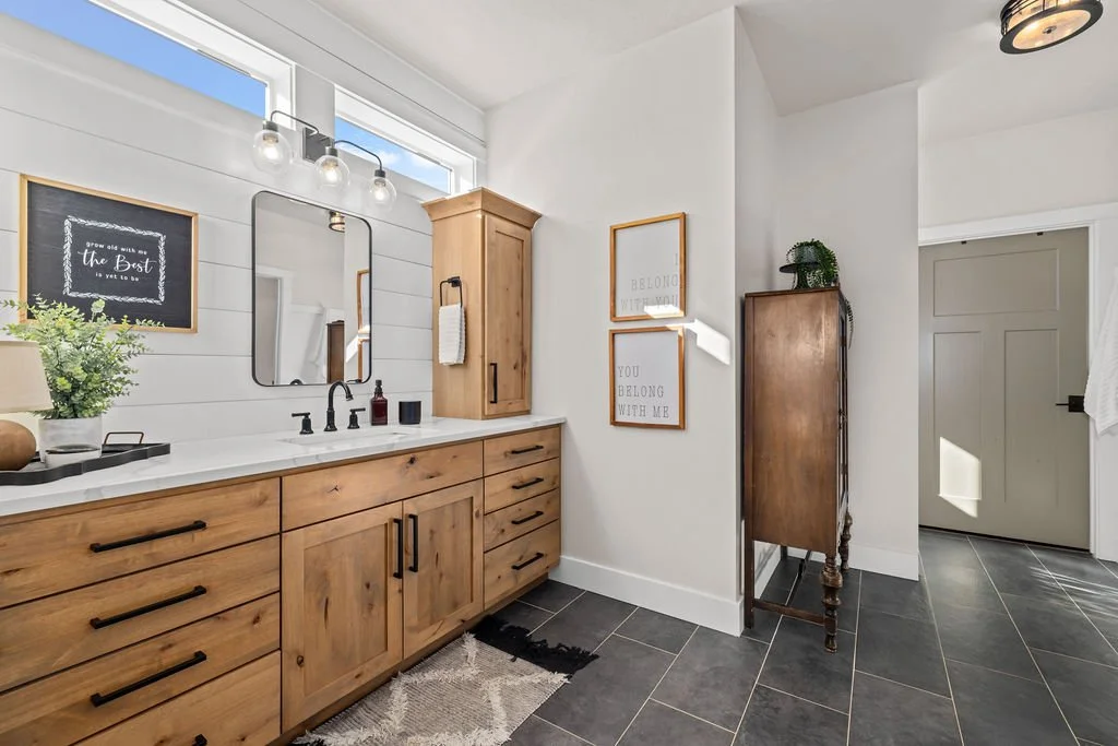 7858RiverFrontDr-65.jpg