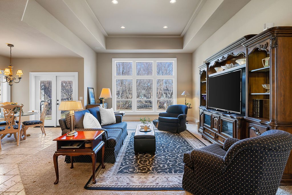 636WColchesterDr-25.jpg