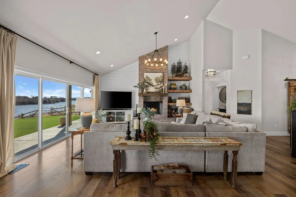 7858RiverFrontDr-11.jpg