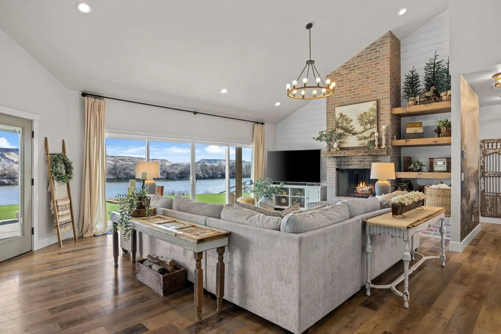 7858RiverFrontDr-12.jpg