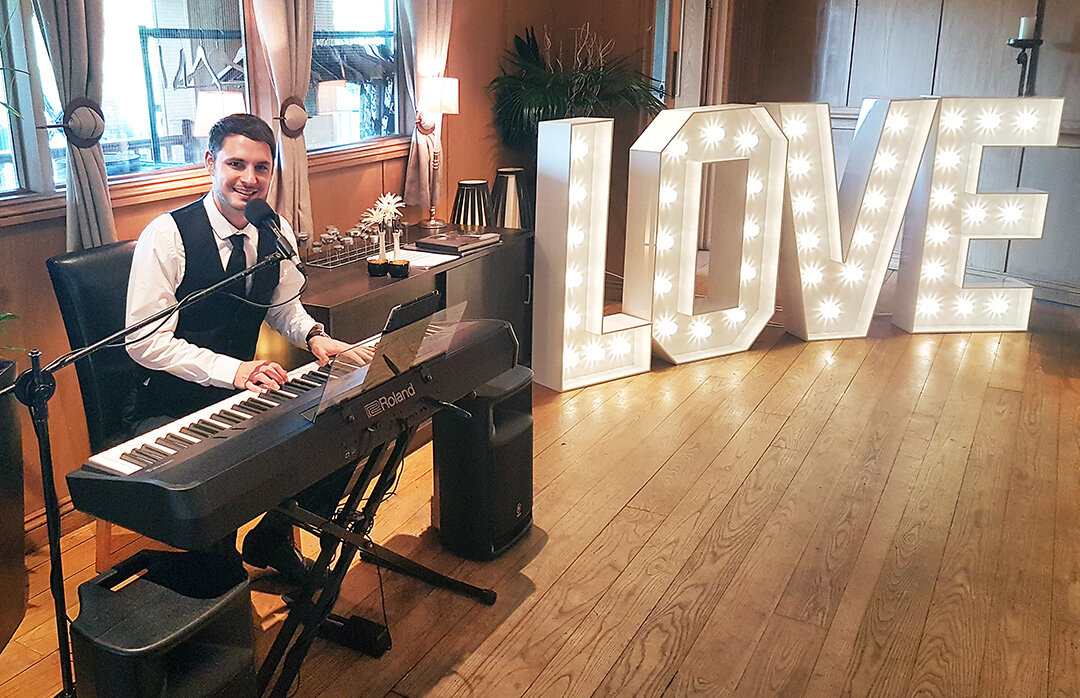 Jon Hickman Piano Singing Wedding Drinks Reception