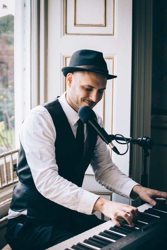 Singer Pianist Wedding Drinks