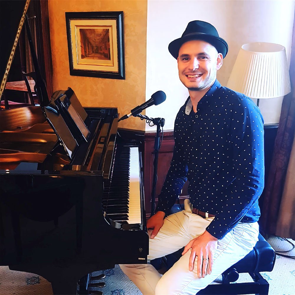 Private Party Singer Pianist