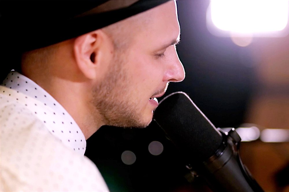Jon Hickman singing