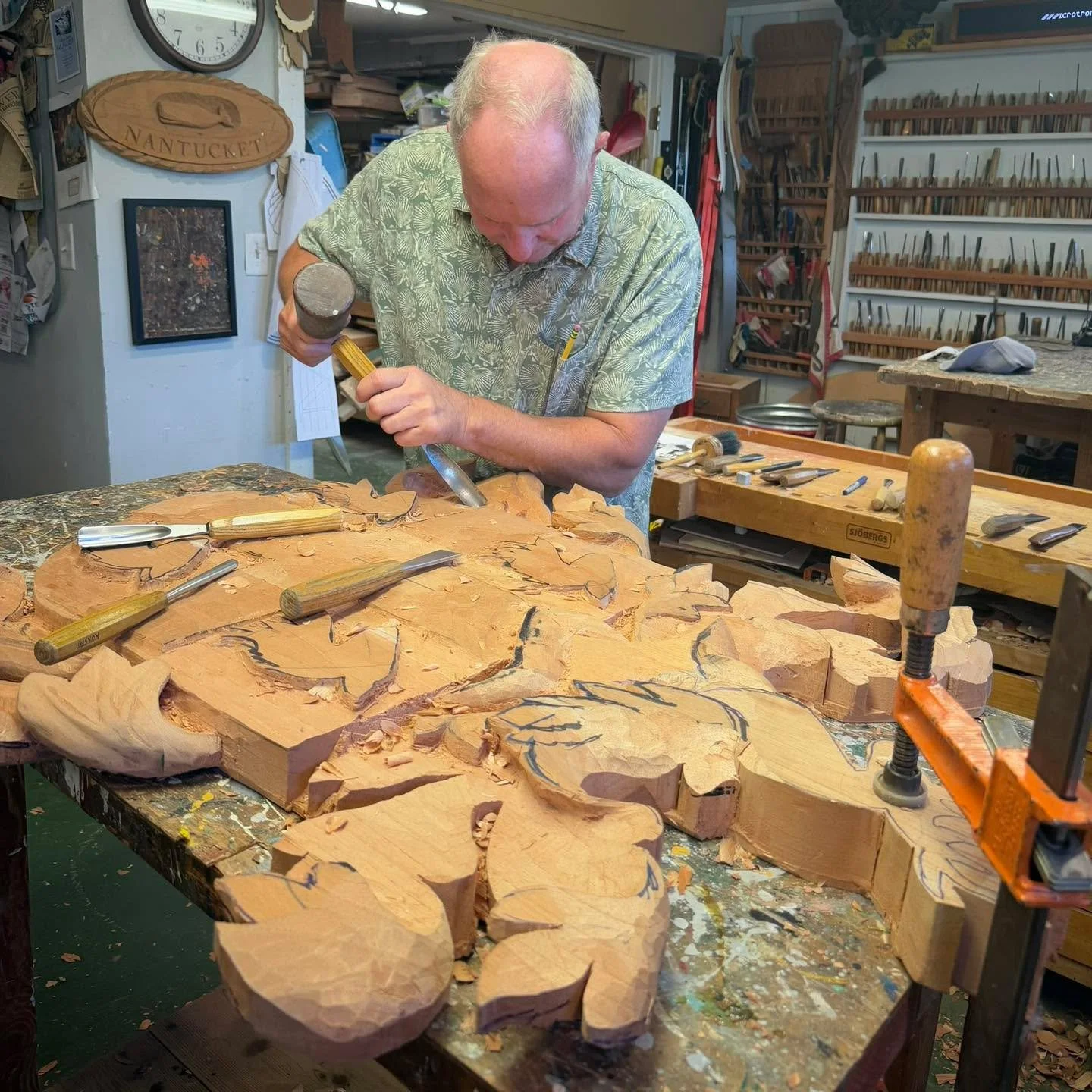 Some more on the family crest 

#bostonsouthshore #scituatema #carvedsigns #woodcarved #artistinwood #handcarved #scituatewoodcarver #familycrest #FamilyCrest #handcarvedsigns #familycrestcarving
