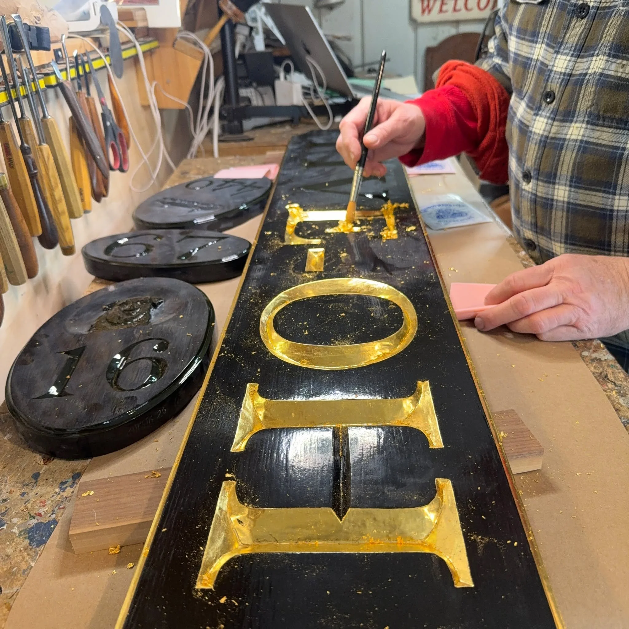 A good day for goldleafing some custom hand-carved signs

 #handcarved #goldleaf #handcarvedsigns #scituatewoodcarver #madeinmassachusetts #housesigns #scituateharborma #functionalart #customsigns