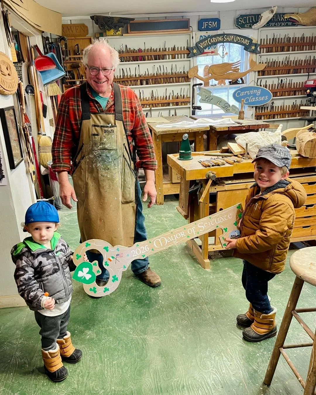 Finished the key&hellip;with a little help from my friends. Who will win the race for mayor  this year? 

#weloveaparade #scituatewoodcarver #scituateharborma #scituate #bostonsouthshorehome #bostonsouthshore #scituatema #ScituateMA #scituatemassachu