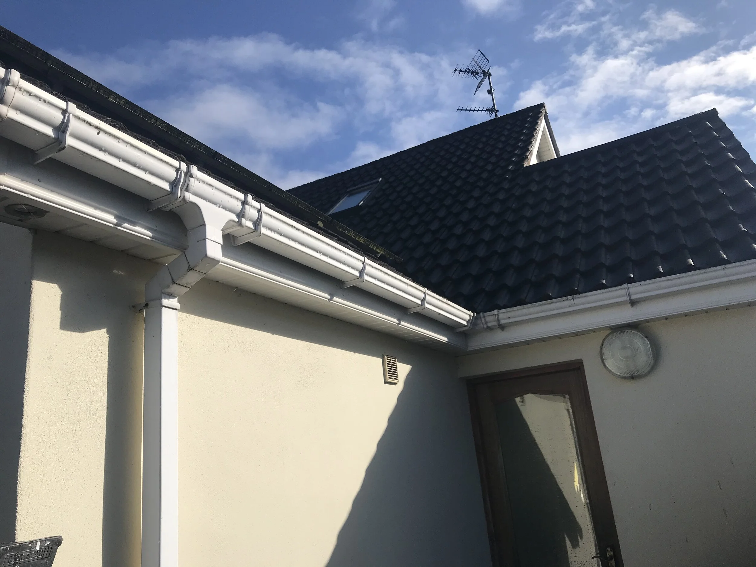 Gutter clearance and washing