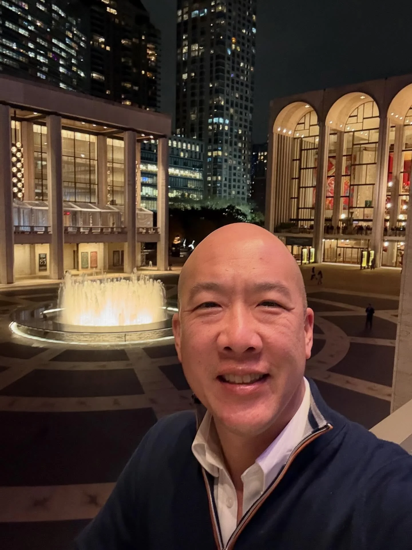 An unexpected night off from work in New York City led me to go see the NY Philharmonic for the first time in their renovated Wu Tsai Theater with a fun program of Mozart and Bologne, all performed with stylish flair. $22 rush ticket made it a no-bra