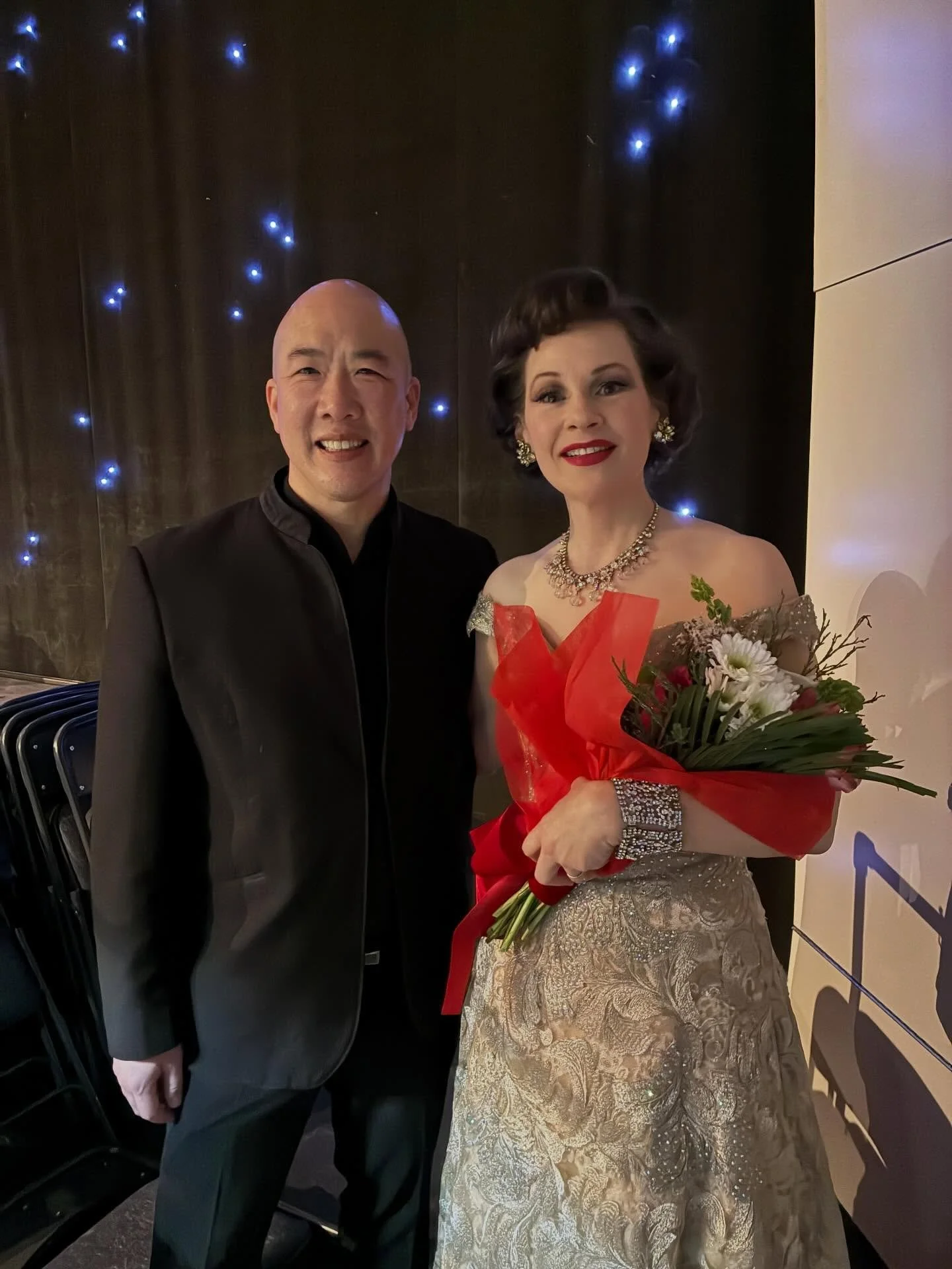 @joanellison39 has been lovingly restoring vintage charts and last night we got to kick off the holiday season performing a large selection of these stylish and virtuosic arrangements with the @cbusphil and chorus.

Joan was such a pro, the orchestra