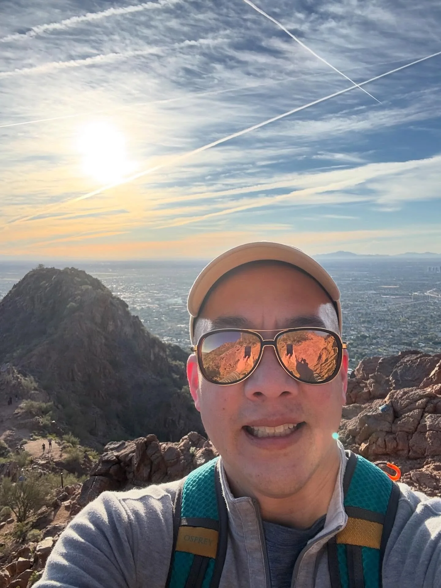 Hiked up Camelback via the Cholla trail this glorious holiday morning.  #dayoffvibes #workhardplayhard #funnycactus