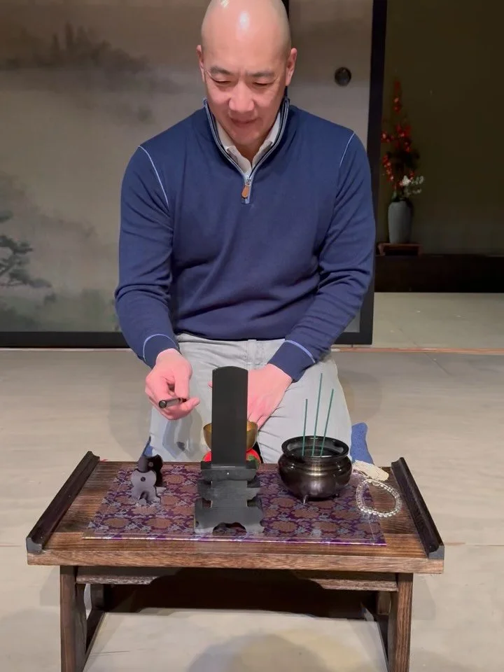 One of the special things about this meaningful production of Madama Butterfly at @azopera is the ceremonial metal bowl that is a family heirloom donated to this production by our Japanese culture consultant, Asuka Morinaga.  It is even actually pitc