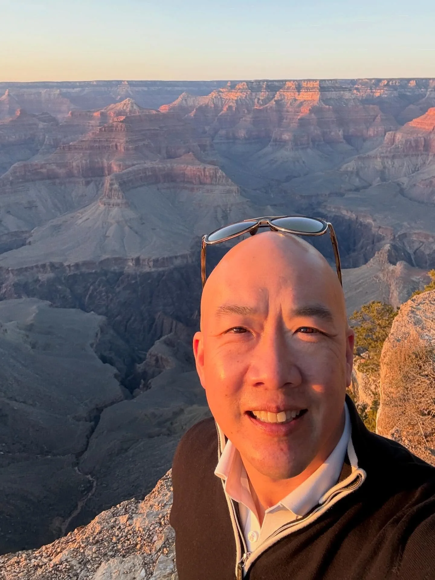 After an exciting final dress rehearsal of Madama Butterfly for 1000 excited kids (most seeing an opera for the first time), @phamkuo and I made it just in time to see the golden hour at Hopi Point.  We are so lucky to experience such beauty today!