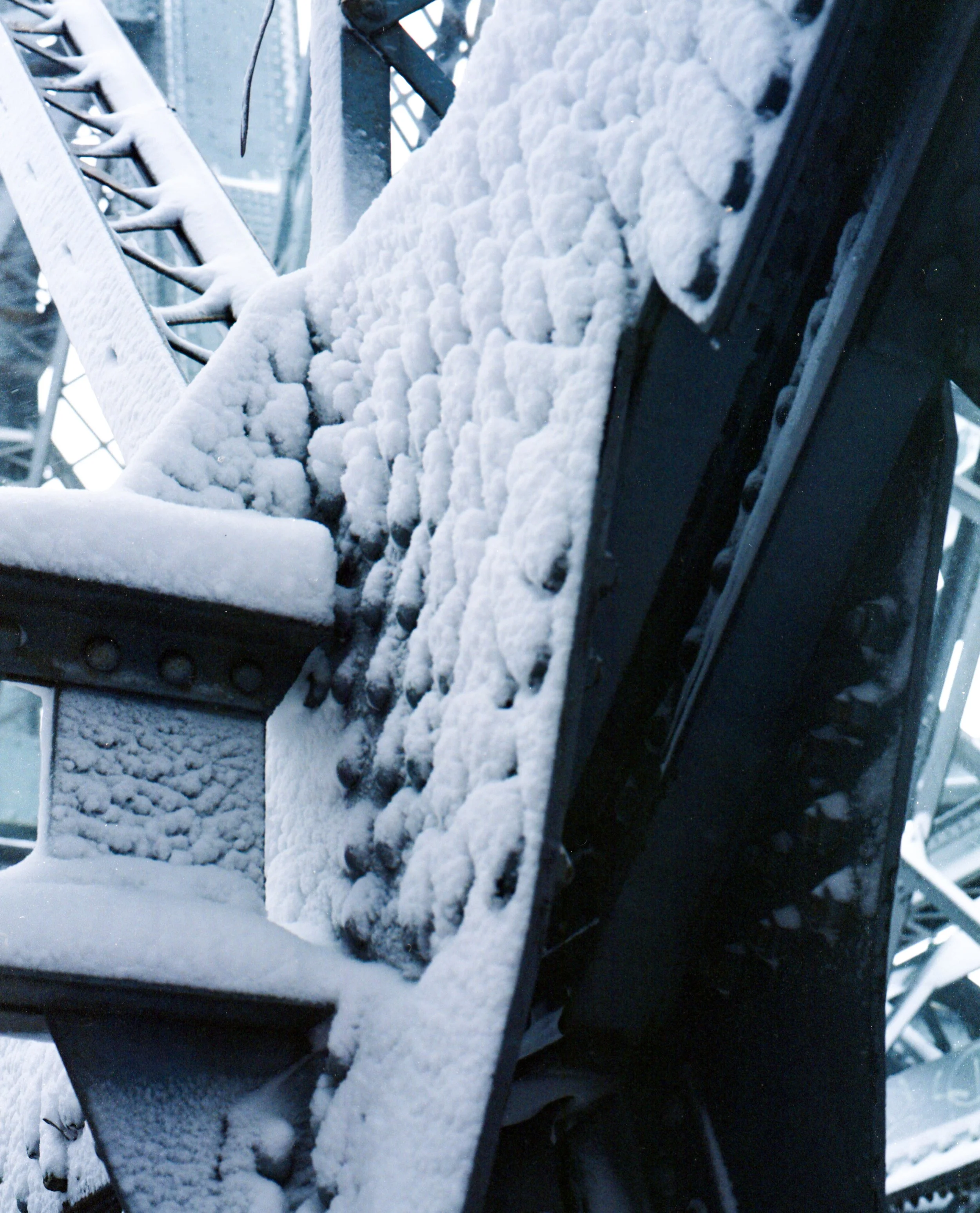 blizzard williamsburg bridge 4.jpg