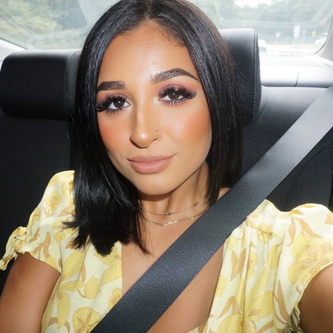 I miss glamming! Most days I&rsquo;m not wearing any makeup😩 my skin has been acting up due to wearing the mask. Trying to remain positive &amp; keep up with my skincare but MAN does it feel good to be in a full coverage b e a t every once in a whil