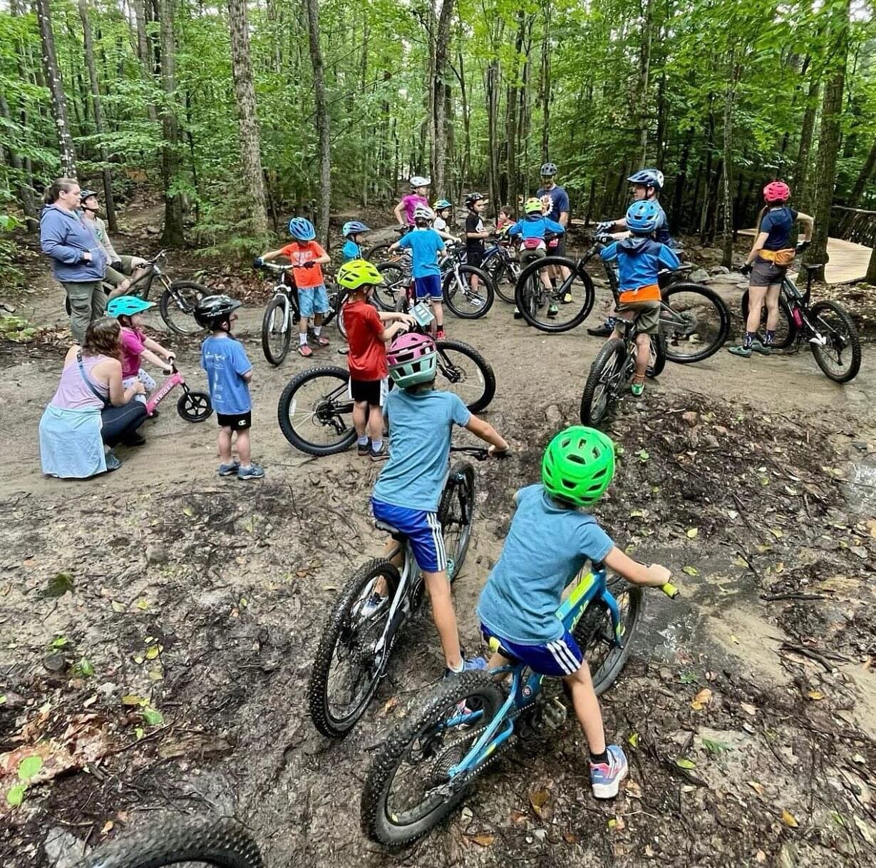 Registration deadline to receive a free mtb shirt is coming up quick! Make sure to register your kiddo for spring programming by this Friday, 5pm so they can receive one of these fun shirts! Link in bio. 
@greyghostbicycles