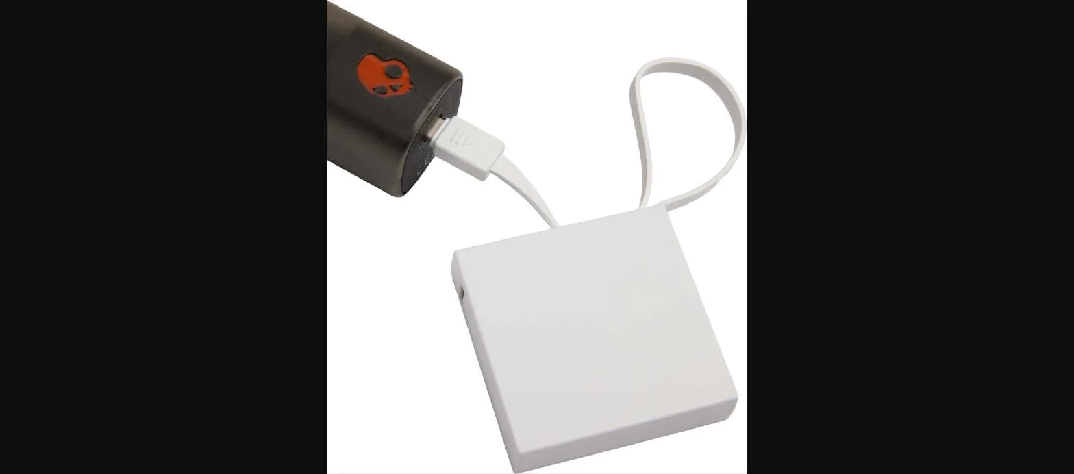recycled-abs-power-bank-inuse.jpg