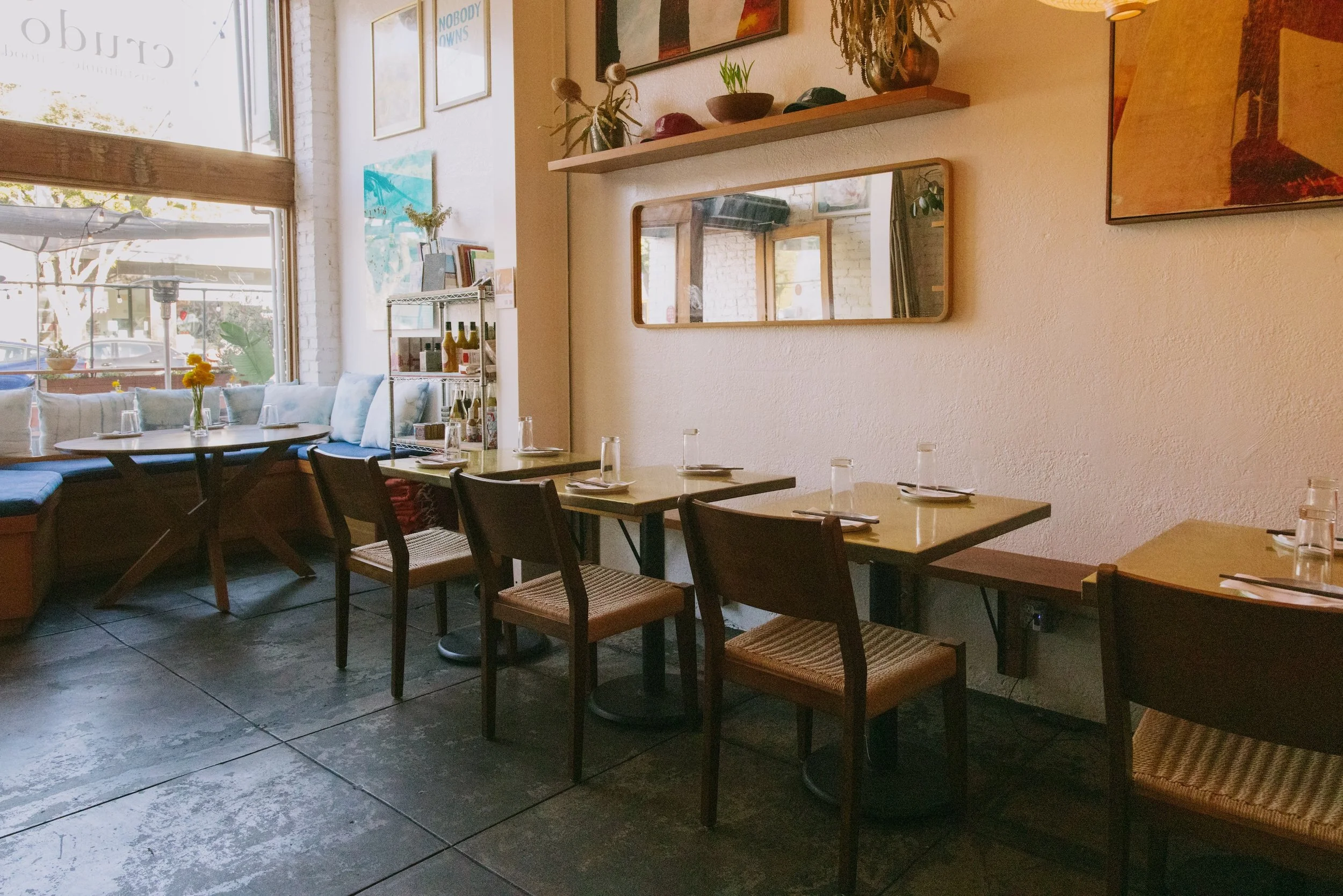 View of interior dining space at Crudo e Nudo