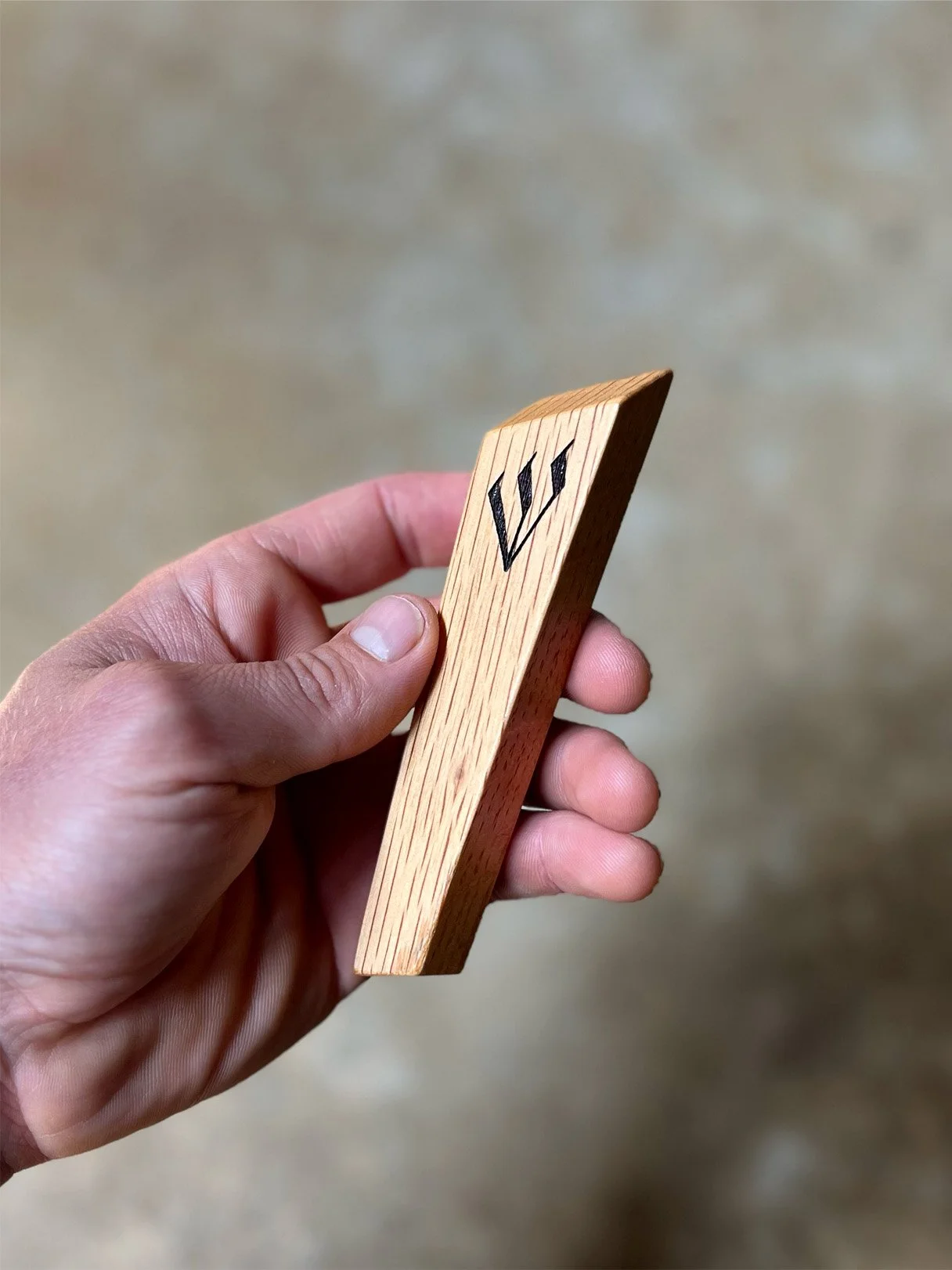 wooden oak mezuzah with shin 1.jpg