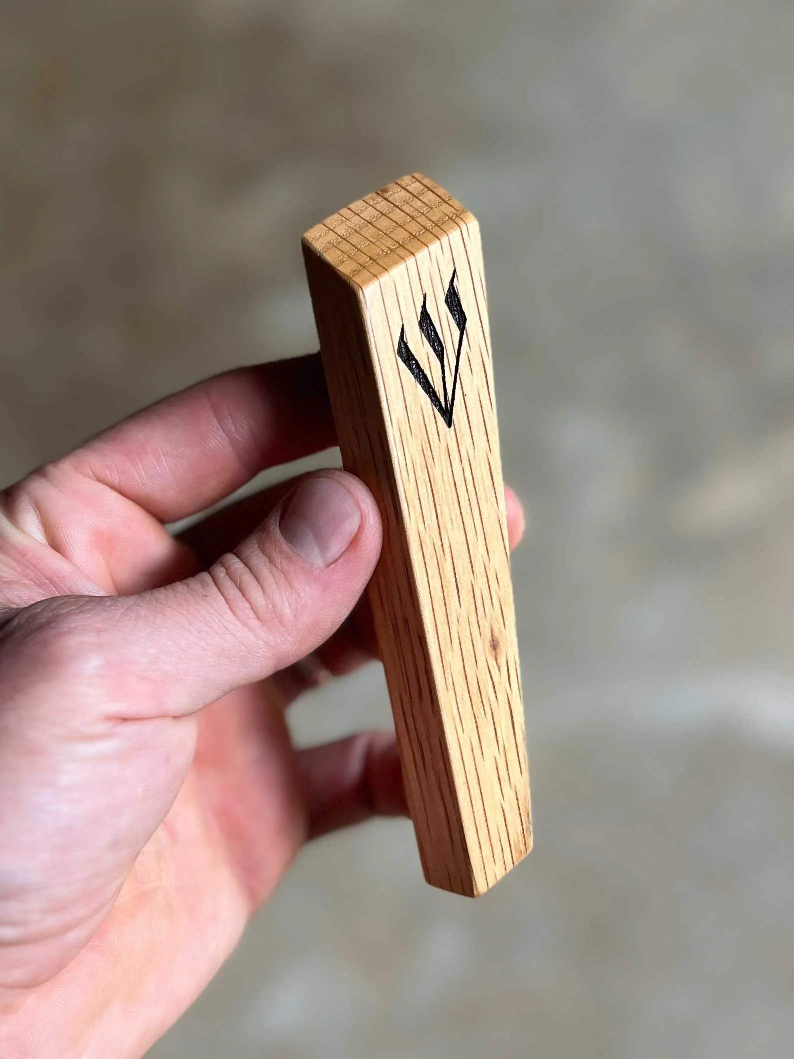 wooden-oak-mezuzah-with-shin-6.jpg