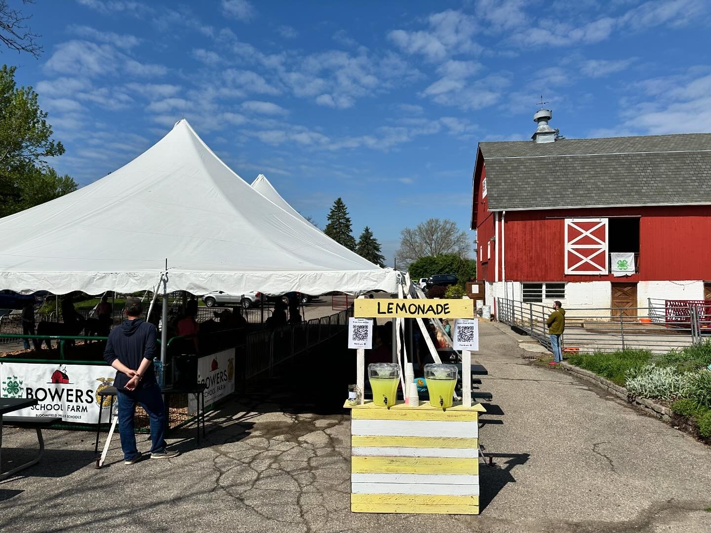 It&rsquo;s a beautiful day to come on out to Open Barn! This morning the @bowersfarm4h and @bloomfieldhillsffa clubs are hosting a Showmanship Clinic with their projects. This is open to all club members and visitors to watch, wonder and learn!