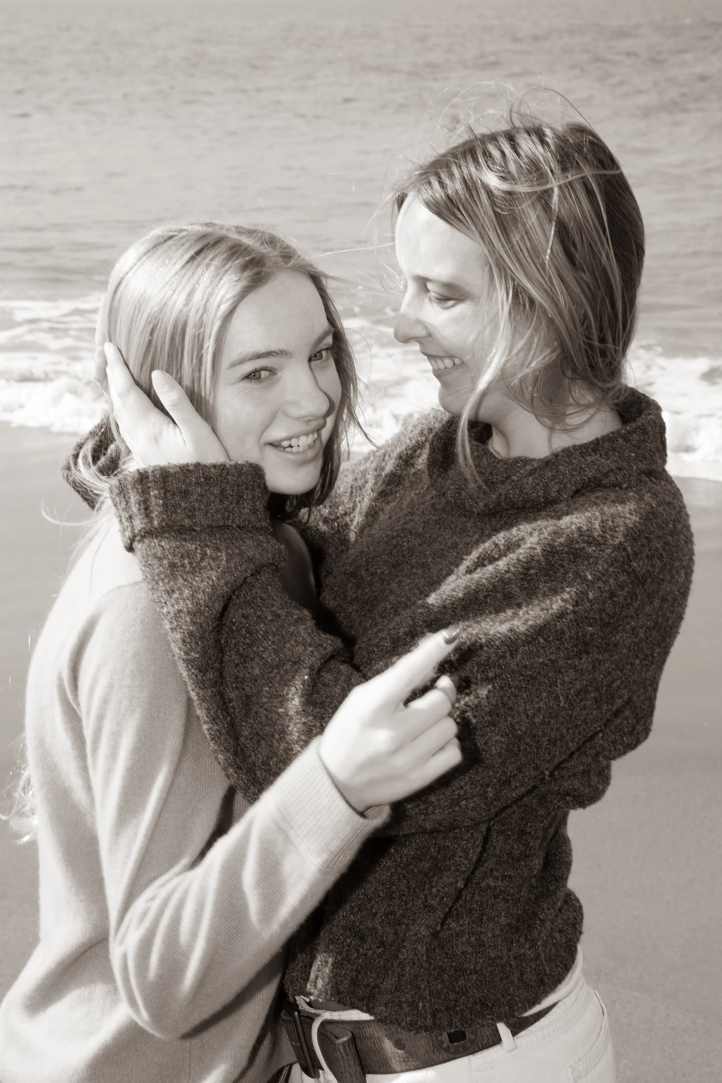 Sisters_Beach_FamilyMiniSession_LawrenceLauterborn.jpg