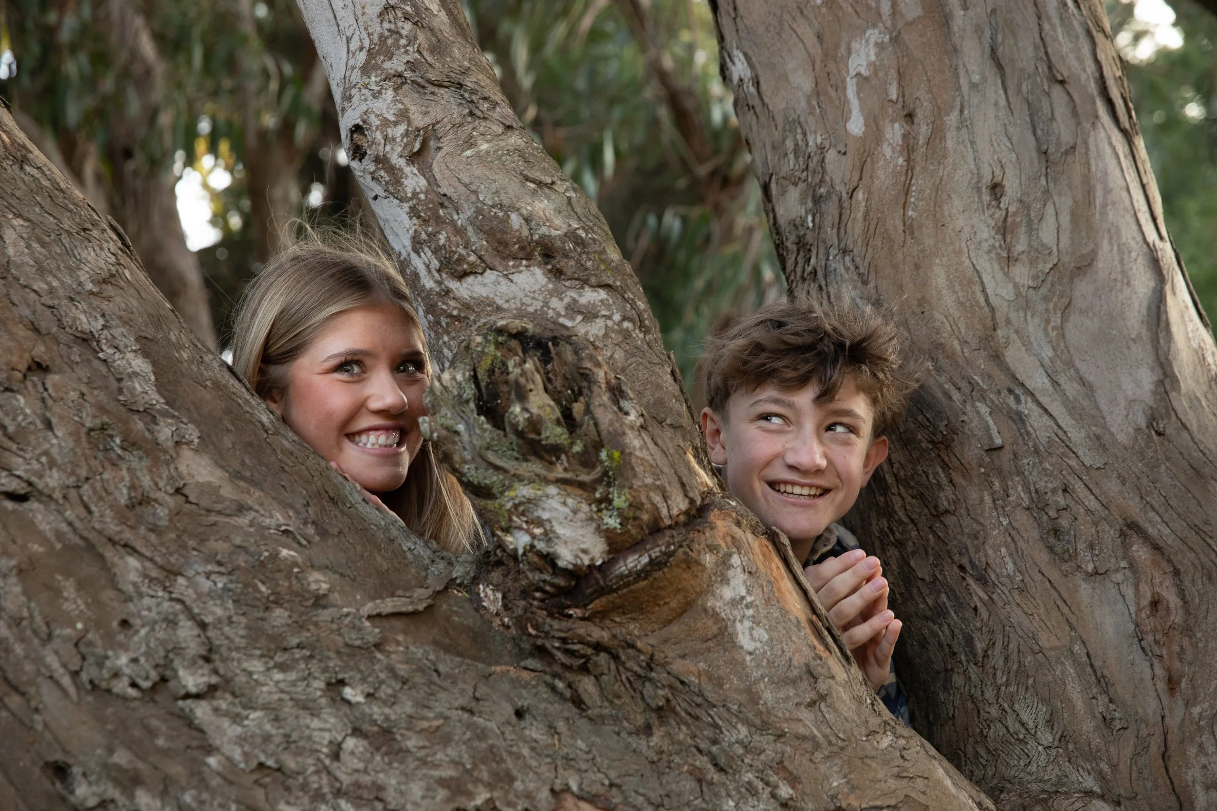 Siblings_Laughter_FamilyPhotography_LawrenceLauterborn.jpg