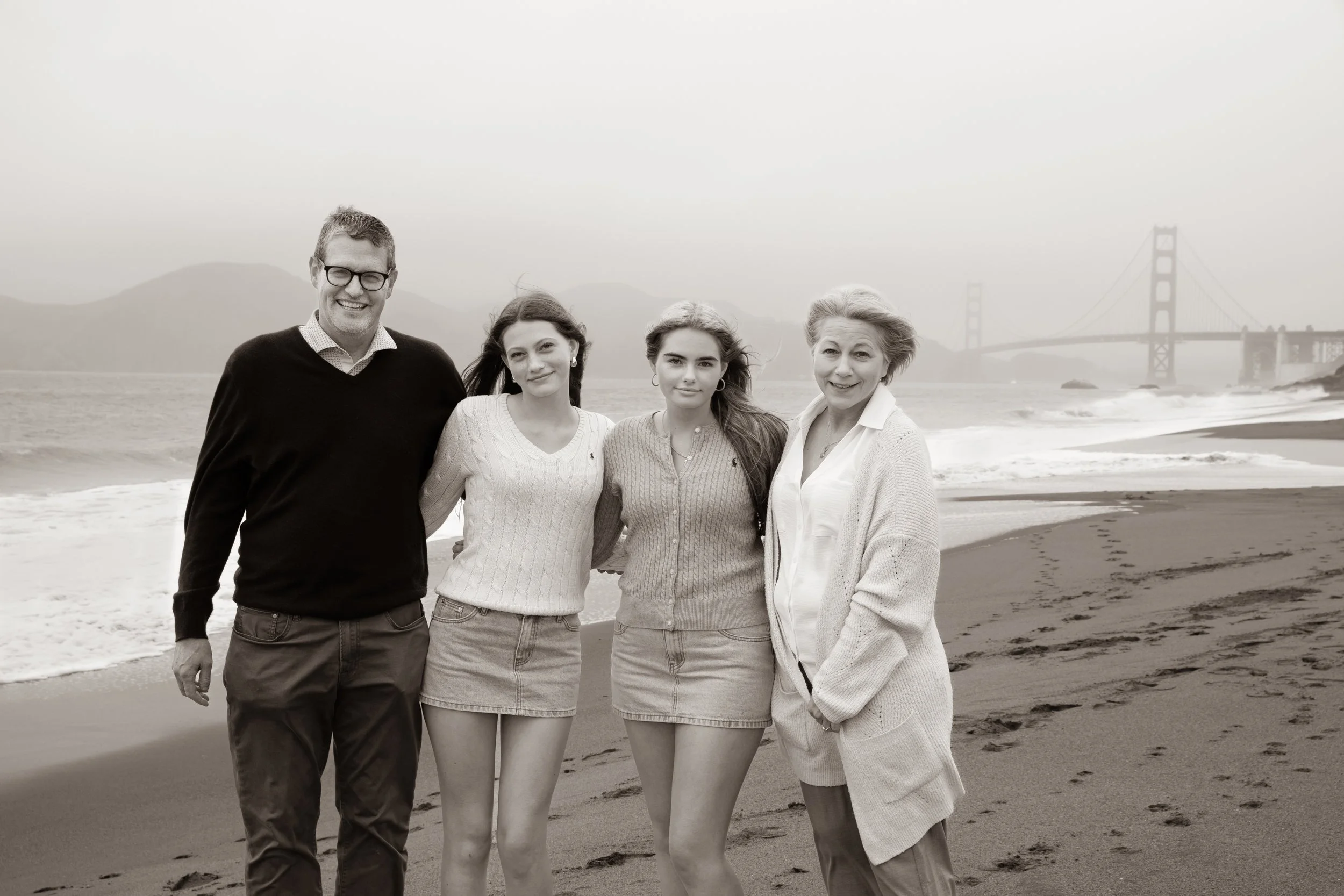 Family_Portrait_MiniSession_BakerBeach_LawrenceLauterborn.jpg