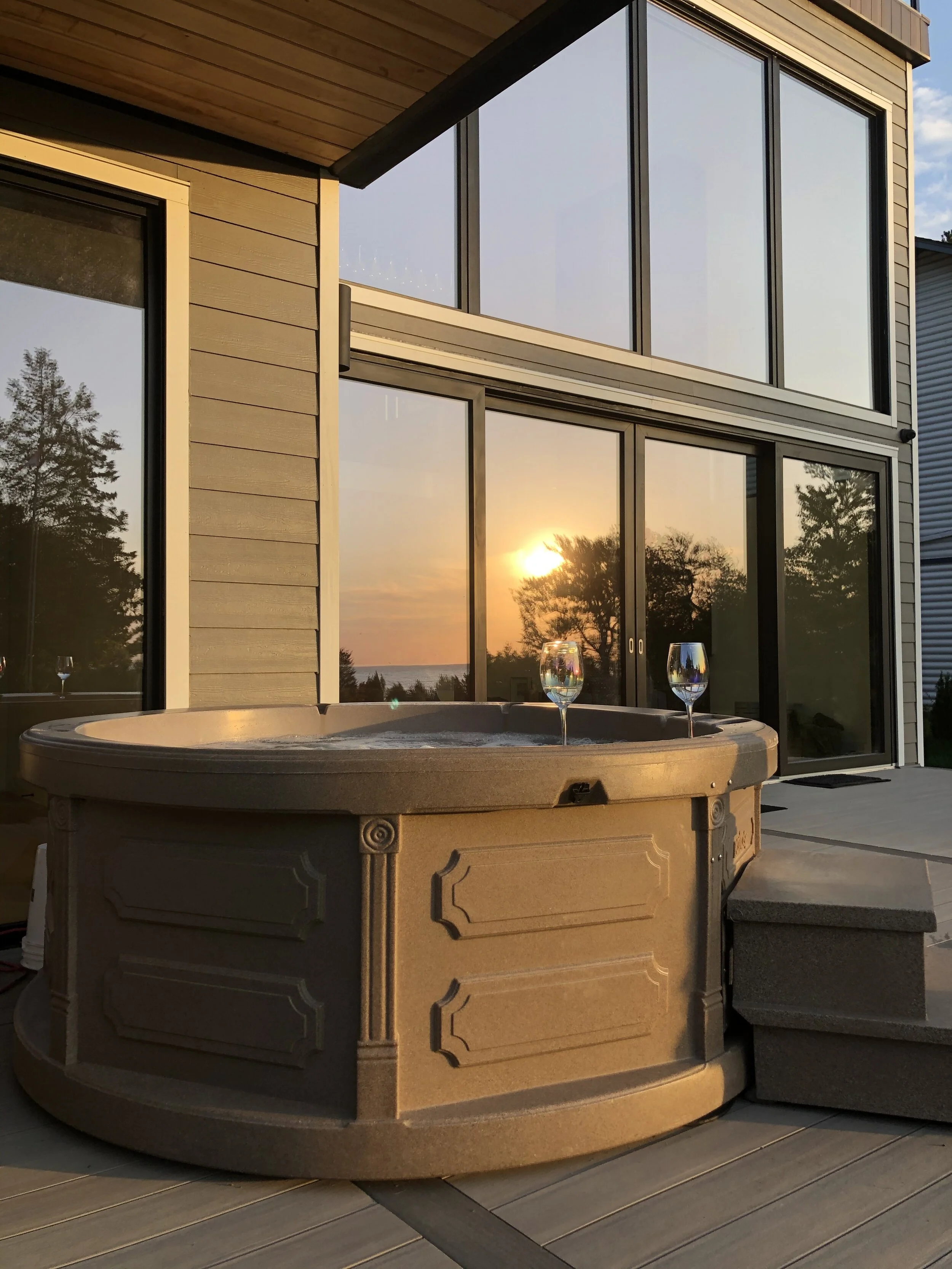 small hot tub for sale on Travellin Tubs Hot Tub Rentals